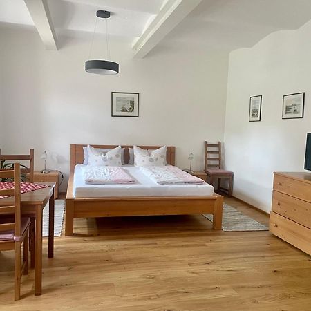 Pension Bernhardhof Otterfing Bagian luar foto