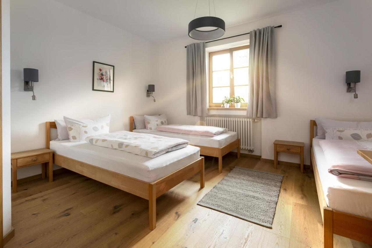 Pension Bernhardhof Otterfing Bagian luar foto
