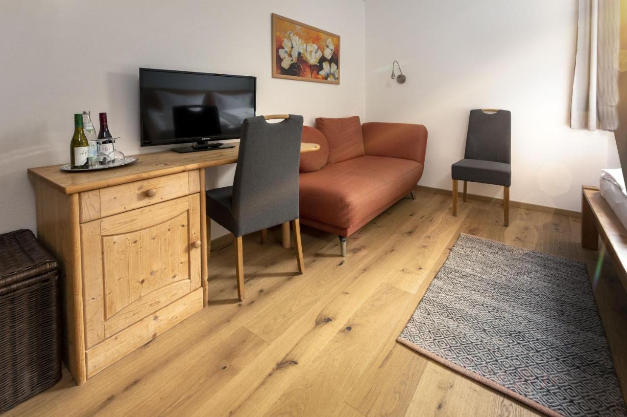 Pension Bernhardhof Otterfing Bagian luar foto