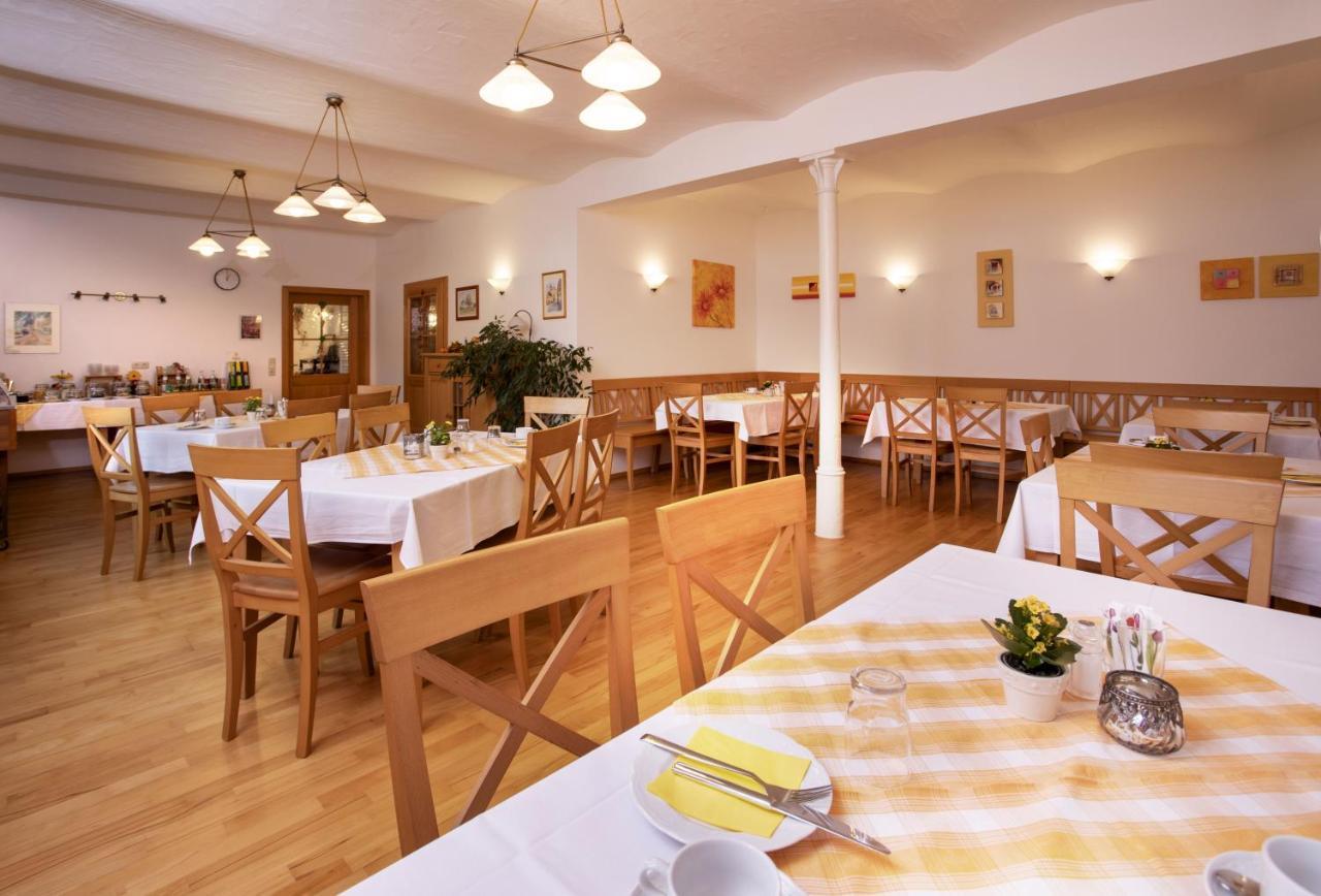Pension Bernhardhof Otterfing Bagian luar foto