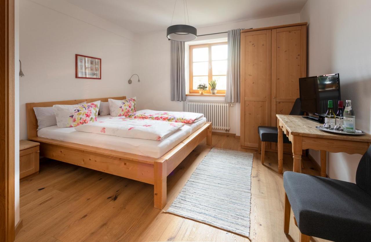 Pension Bernhardhof Otterfing Bagian luar foto