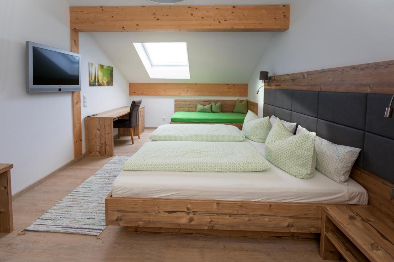 Pension Bernhardhof Otterfing Bagian luar foto