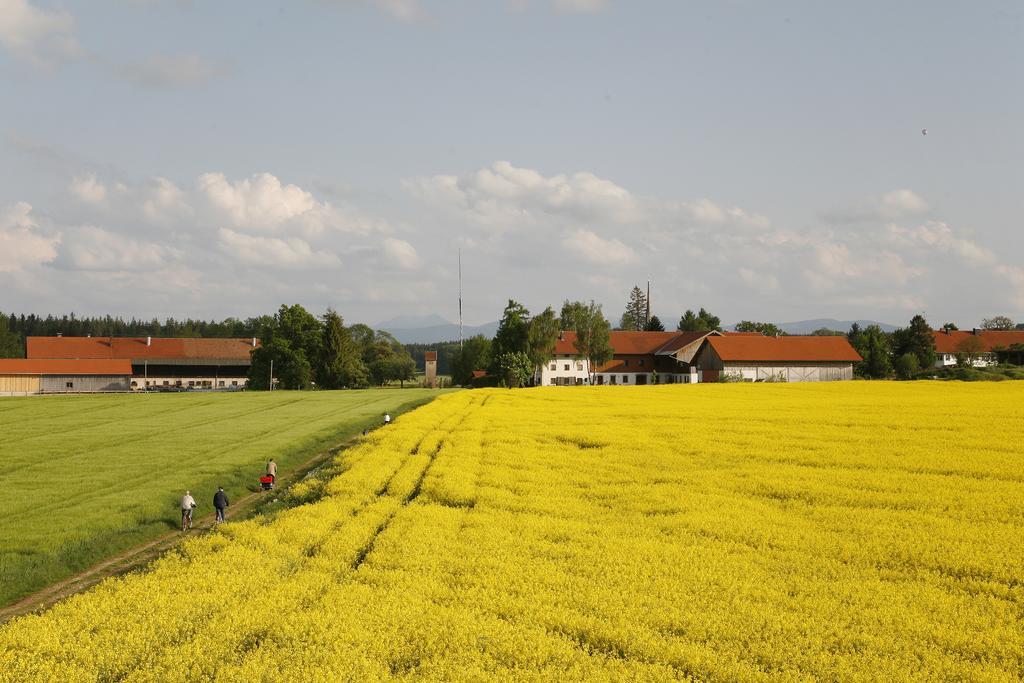 Pension Bernhardhof Otterfing Bagian luar foto