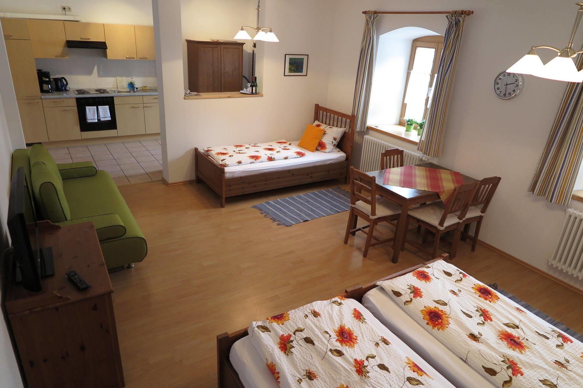 Pension Bernhardhof Otterfing Bagian luar foto